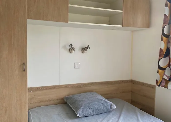 Campsite Mobil-home Mitoyen 1